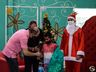 Crianças recebem presentes do Natal Solidário em São Miguel do Oeste