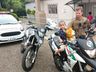Pequeno admirador da PM recebe policiais em sua festa de aniversário