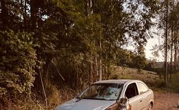 Colisão entre carro e moto deixa uma pessoa gravemente ferida no interior de Mondaí