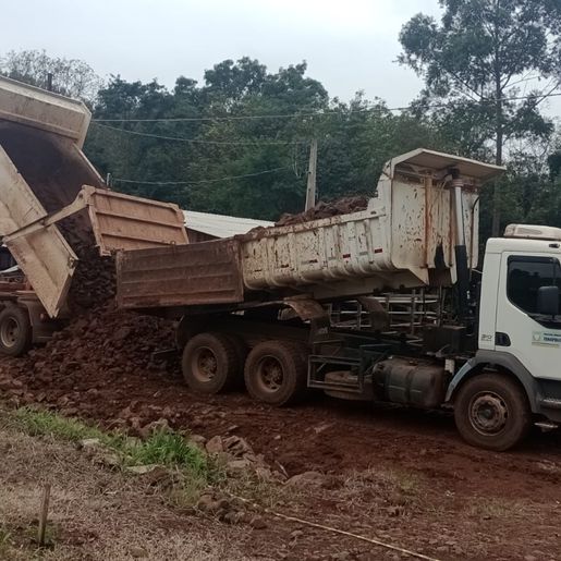  Setor de obras de Tunápolis intensifica trabalhos de melhorias em estradas no interior