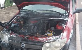 Motor de veículo pega fogo e mobiliza Bombeiros em Mondaí