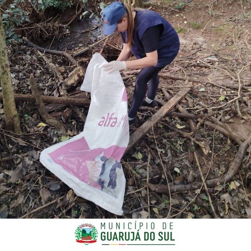 Prefeitura de Guarujá do Sul realiza ação de limpeza em alusão ao dia mundial da limpeza