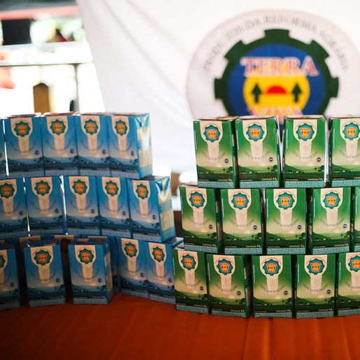 Cooperoeste Terra Viva vai doar mais de três mil litros de leite para entidades 