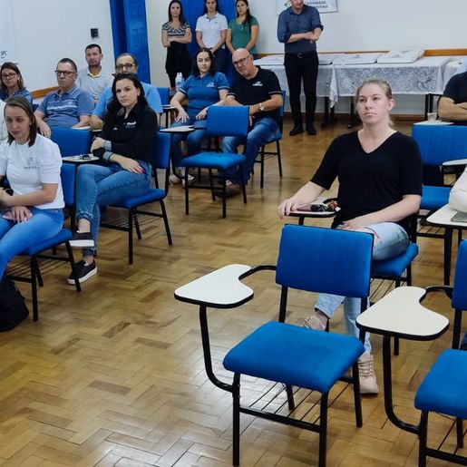 Sicoob disponibiliza recursos para associados da CDL em São José do Cedro