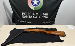 Homem com tornozeleira eletrônica é detido com espingarda adulterada em Guaraciaba