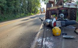 Motociclista sofre ferimentos graves em colisão contra trator na SC 163