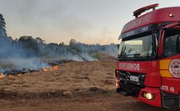 Incêndio em vegetação oferece risco aos motoristas na BR 158