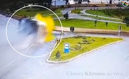 Câmera flagra grave acidente com óbito em Chapecó; vídeo