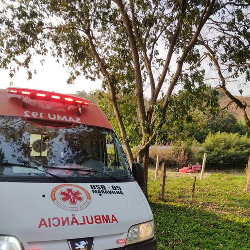 Mulher fica gravemente ferida em saída de pista na BR-282