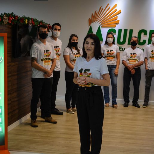 Sulcredi completa 15 anos e lança campanha de prêmios em SMOeste 