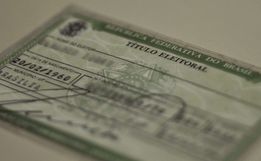 Eleitores têm até maio para fazer alterações no título de eleitor