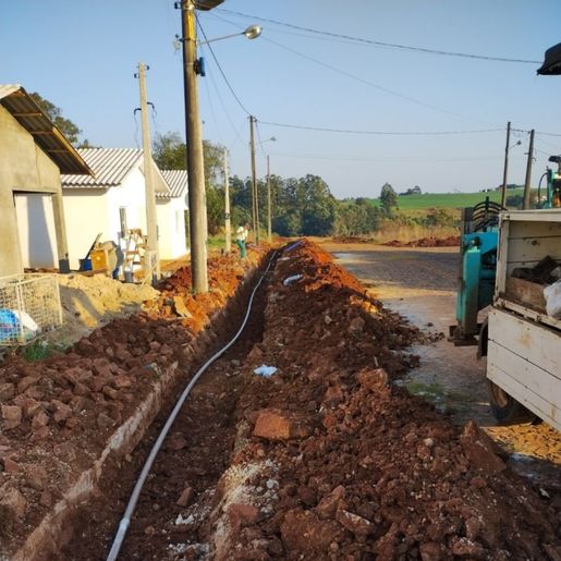 CASAN leva água encanada a famílias de loteamento em Belmonte