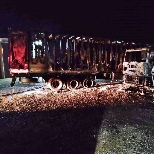 Incêndio destrói três caminhões em Itapiranga