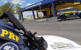 Mulher é presa com mais de R$ 350 mil escondido no sutiã no RS