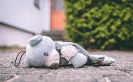 Avô é acusado de manter caso com nora e estuprar netos de 6 e 10 anos em SC