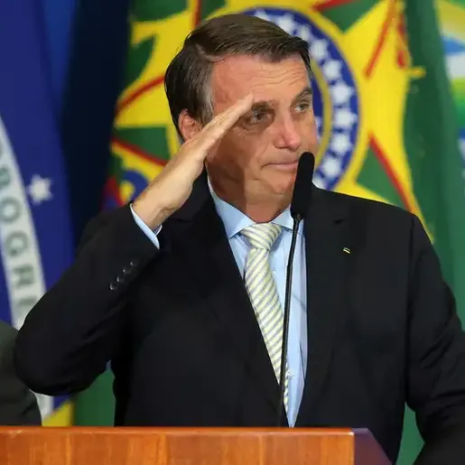 Moraes envia ao Superior Tribunal Militar análise sobre perda da patente de Bolsonaro