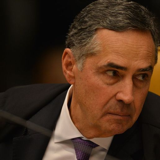 Barroso vota para manter suspensa a lei sobre piso dos enfermeiros