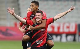 Athletico atropela o Grêmio com brilhos de Pedro Rocha e Renato Kayzer