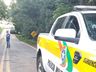 Carga se desprende de caminhão, atinge carro e mata duas pessoas na SC-283