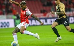 Internacional marca no fim e arranca empate com o Athletico no Beira-Rio