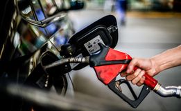 Gasolina deve subir R$ 0,68 com a volta dos impostos federais