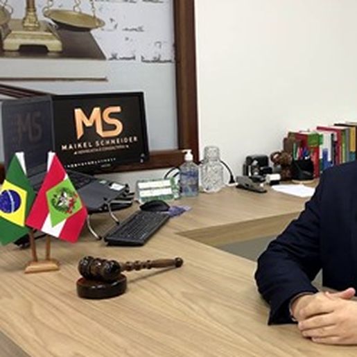 Advogado pretende popularizar conhecimento jurídico