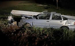 Colisão de carro em poste deixa três feridos no interior de Princesa