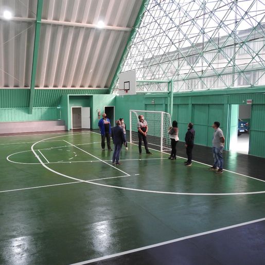 Revitalização do ginásio de esportes do bairro São Luiz é concluída