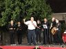 Grande público acompanha o acionamento das luzes de Natal na praça de São João do Oeste