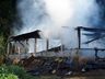 Galpão é destruído por incêndio no interior de Descanso