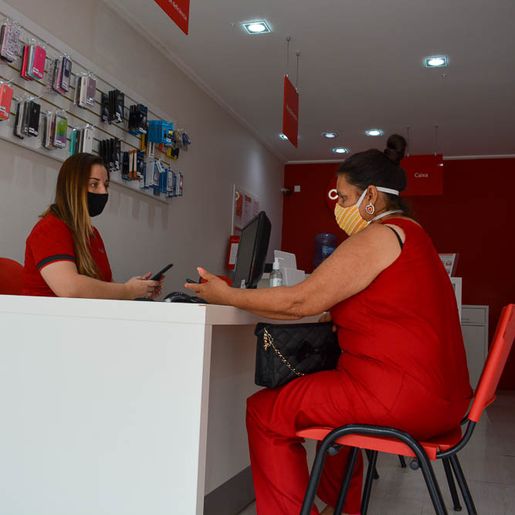 Setor de serviços cresce 0,7% em abril, mas segue abaixo do patamar pré-pandemia