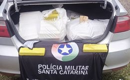 Dupla é presa com quase 200 kg de maconha em motel de Campo Erê