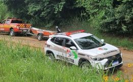 Homem é encontrado morto e enrolado em barraca dentro de rio no interior de SC