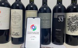 Polícia Militar apreende mais de R$ 60 mil em vinho argentino