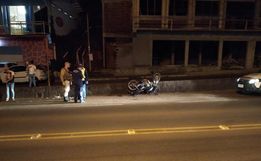 Acidente entre carro e moto deixa dois feridos em Itapiranga