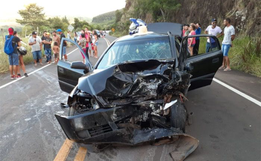 Colisão frontal deixa sete feridos na SC 480 