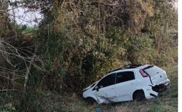 Professor de São Miguel do Oeste morre após capotamento na BR-280