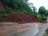 Deslizamento de terra interdita acesso a Vila União e ITG 070 em Itapiranga