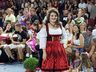 Tainá Dill é a rainha da 42ª Oktoberfest