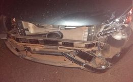 Jovem sofre ferimentos em acidente entre carro e motocicleta 