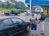 Motorista sem cinto de segurança ultrapassa viatura da PRF e acaba abordado 
