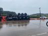 Motorista fica ferido após carreta tombar na BR-163 em Guarujá do Sul