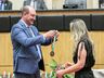 Empresária de São João do Oeste é homenageada com comenda do Legislativo