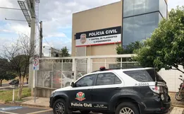 Bebê morre após ser esquecido dentro de carro no interior de SP