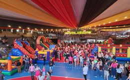 Almoço típico e programações infantis marcam o domingo na 46ª Oktoberfest