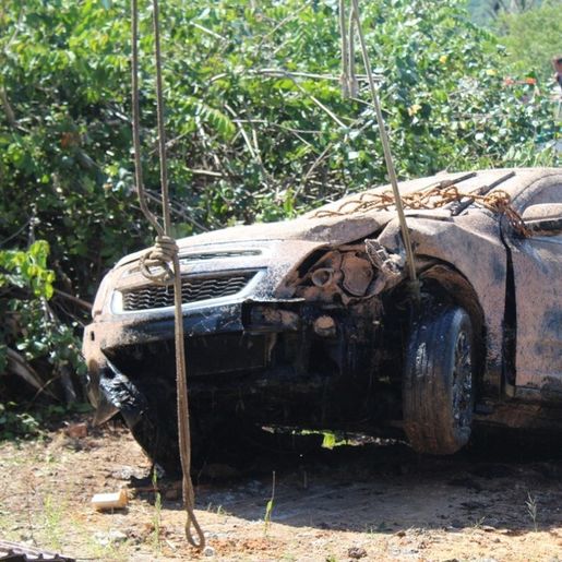 Corpo de empresário desaparecido é encontrado dentro de carro submerso