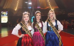 Gabriela, Emanuely e Stéfany são as soberanas da 47ª Oktoberfest
