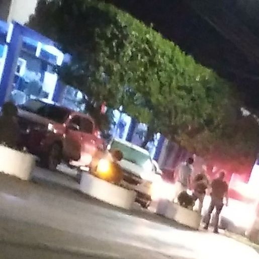 Motorista com sinais de embriaguez colide em canteiro no centro de Itapiranga