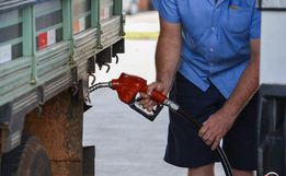 Petrobras anuncia aumento de quase 9% no diesel a distribuidoras