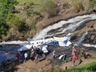 Avião que levava Marília Mendonça cai perto de cachoeira em MG